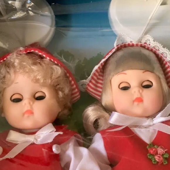 Vogue 1986 Ginny 8” poseable Vinyl Dolls Hansel and Gretel Eyes open and close - Picture 2 of 10